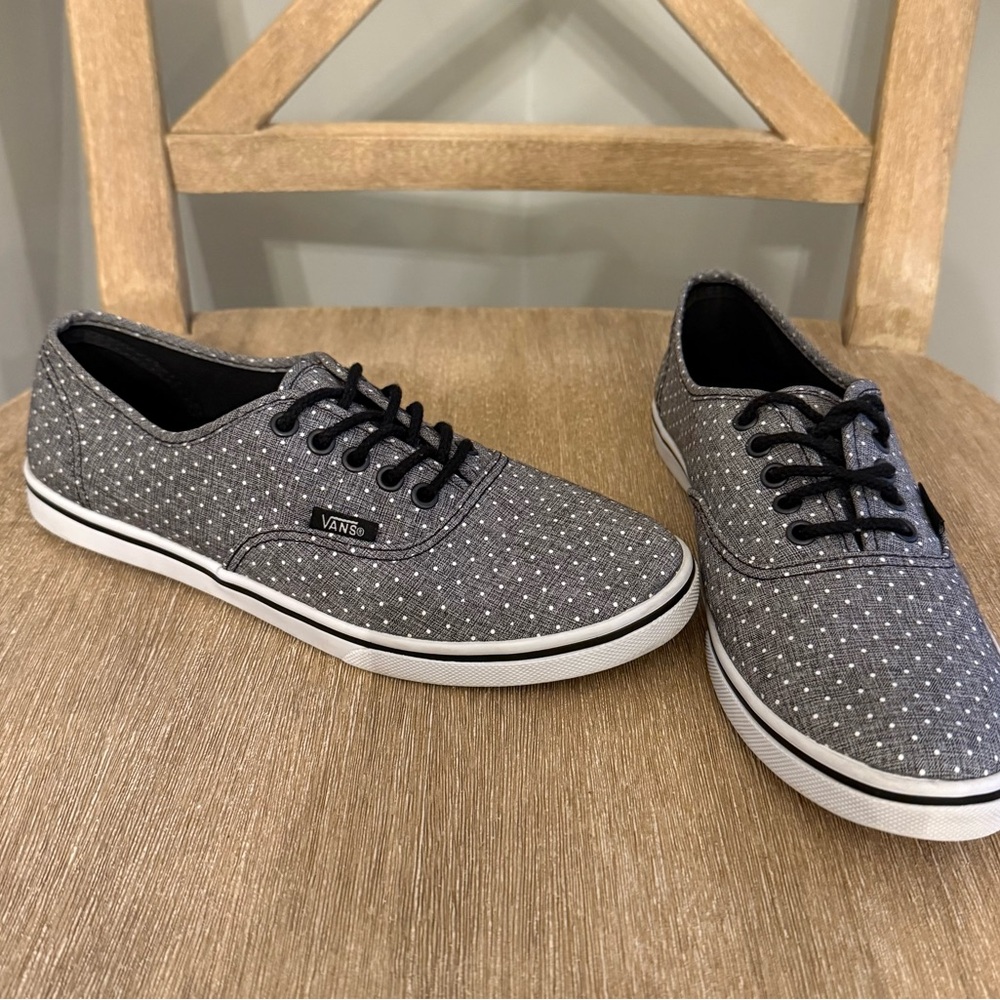Vans Womens 7.5 Gray/White Polka Dot tie Canvas Skate Shoes Men’s sz 6 Sneaker